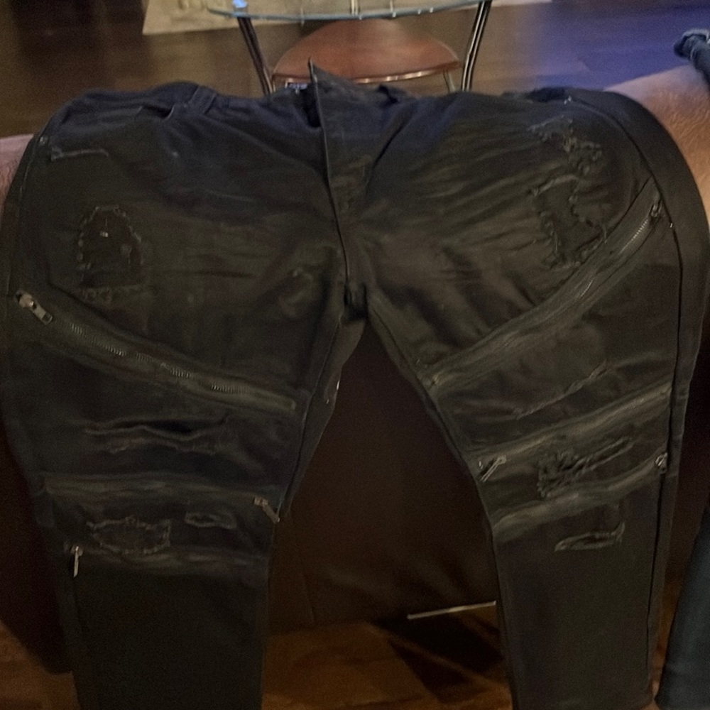 Rip jeans with zippers